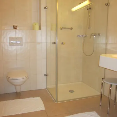 Pansiyon Gaestehaus Rudolf U. Sandra Denk Wösendorf