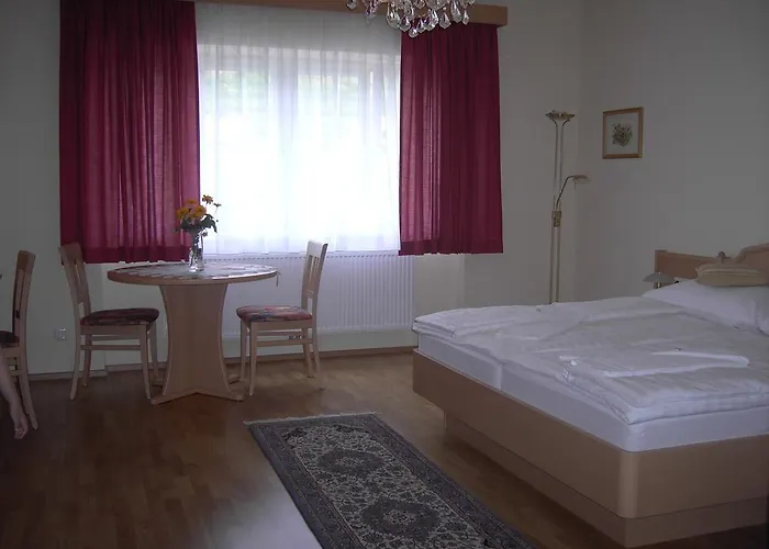 Gaestehaus Rudolf U. Sandra Denk Habitación en casa particular Wösendorf